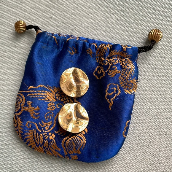 Vintage Monet Clip On Gold Earrings - Picture 8 of 9